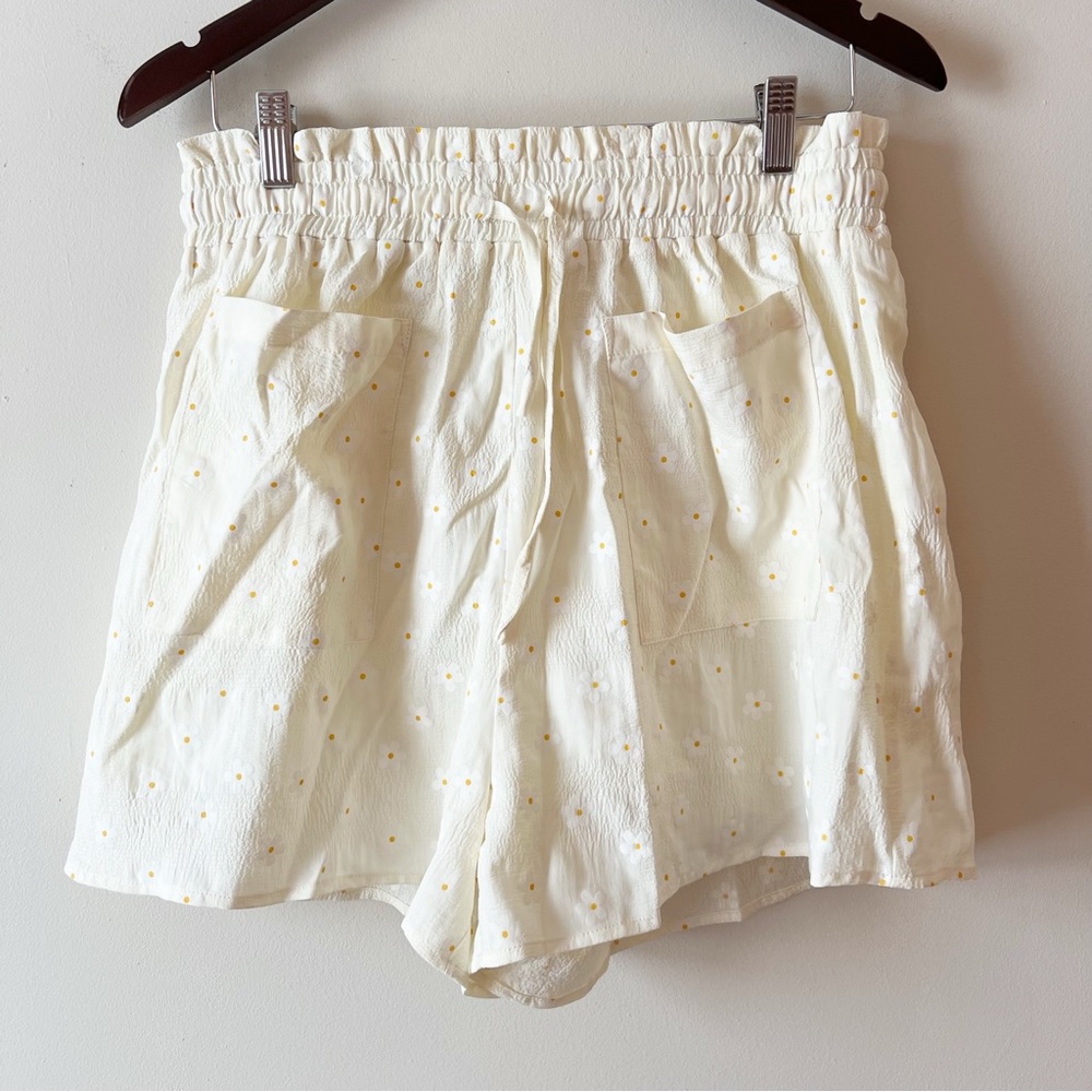 Showpo Yellow Daisy Floral Print Elastic Waist Shorts Size 10 US Lined
